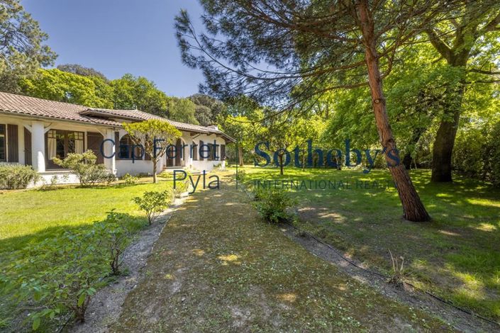 Image No.3-5 Bed House for sale