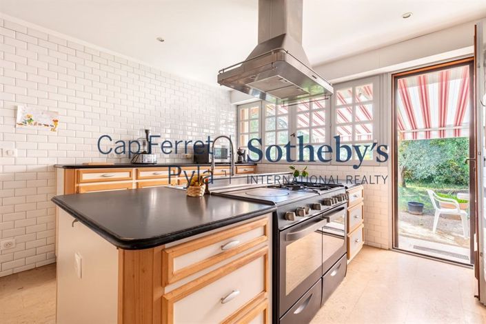 Image No.7-4 Bed House for sale