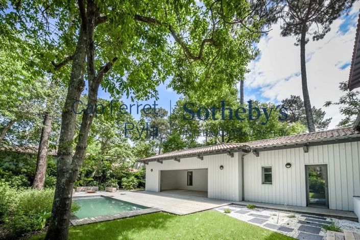 Image No.5-5 Bed Property for sale