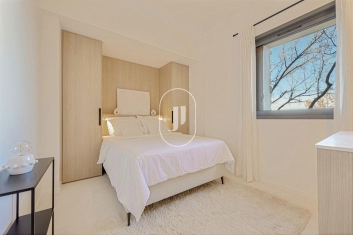Image No.15-6 Bed House for sale