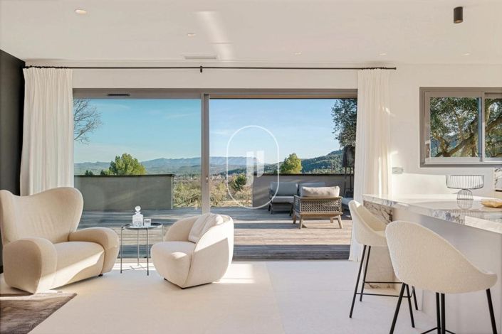 Image No.7-6 Bed House for sale