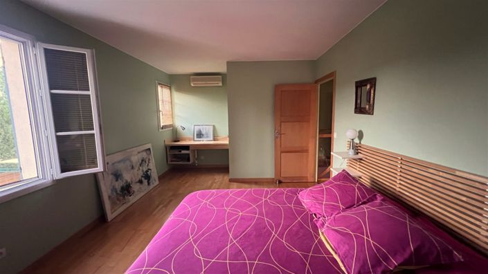 Image No.14-3 Bed House for sale