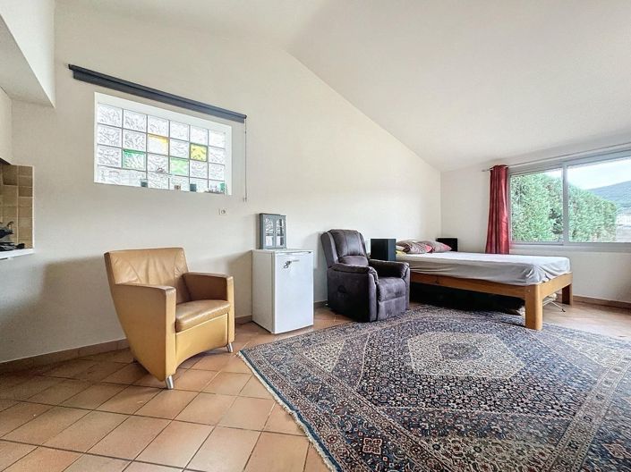 Image No.18-3 Bed House for sale