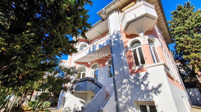 Image No.2-6 Bed Property for sale
