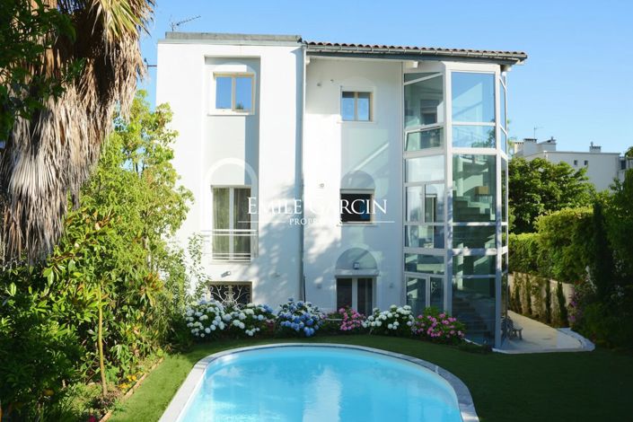 Image No.5-6 Bed Property for sale
