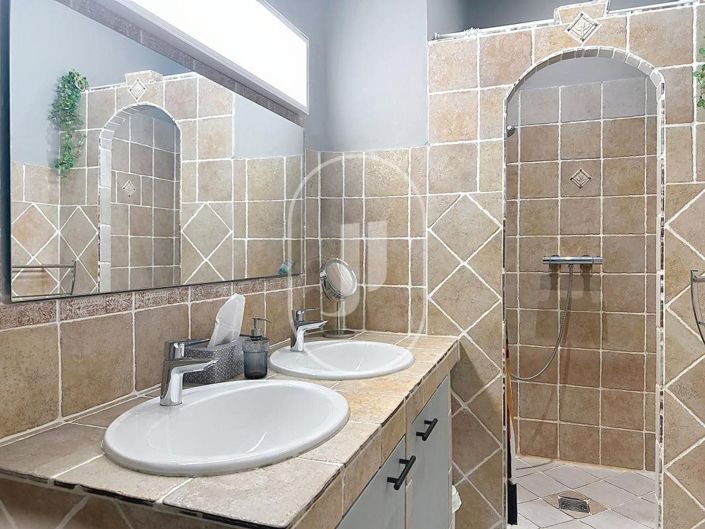 Image No.7-2 Bed House for sale