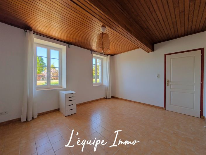 Image No.10-5 Bed House for sale