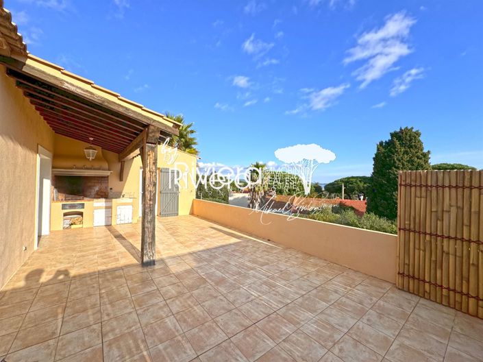 Image No.10-3 Bed Apartment for sale