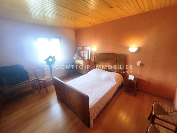 Image No.6-6 Bed House for sale