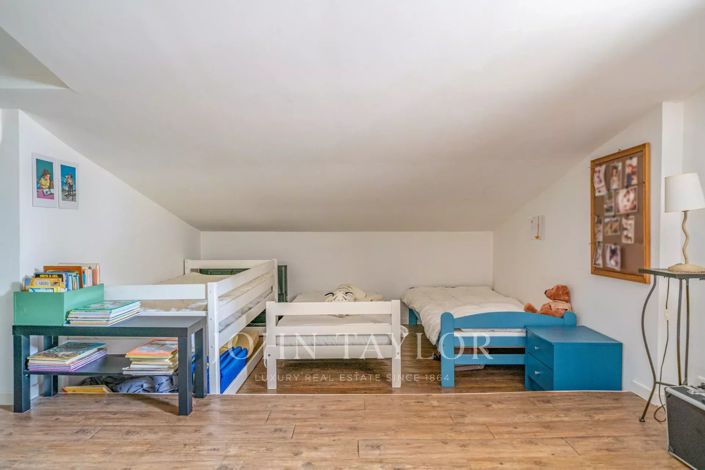 Image No.16-4 Bed House for sale
