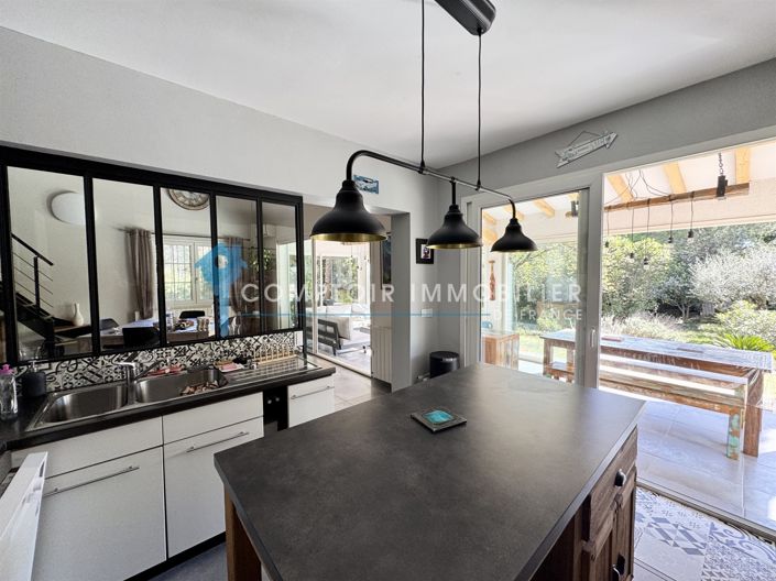 Image No.12-4 Bed House for sale