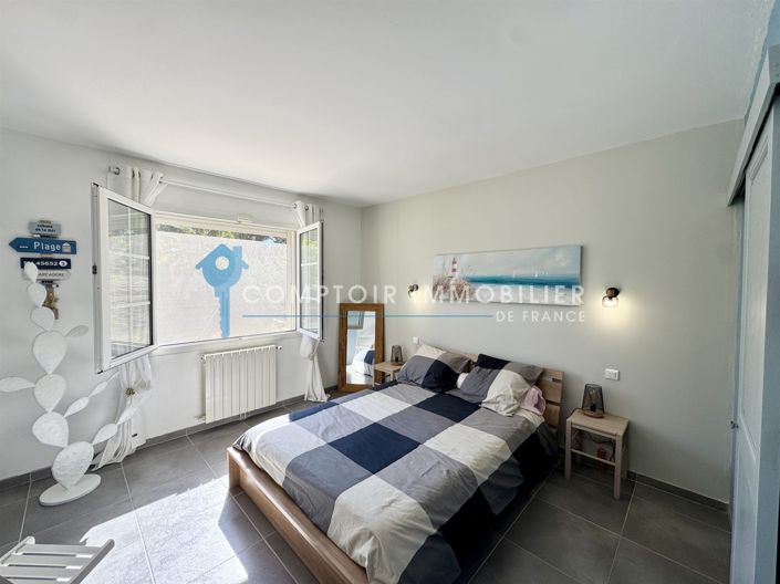 Image No.16-4 Bed House for sale