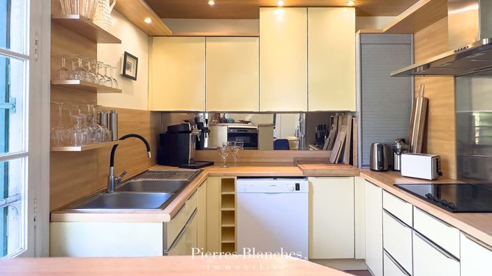 Image No.5-5 Bed House for sale