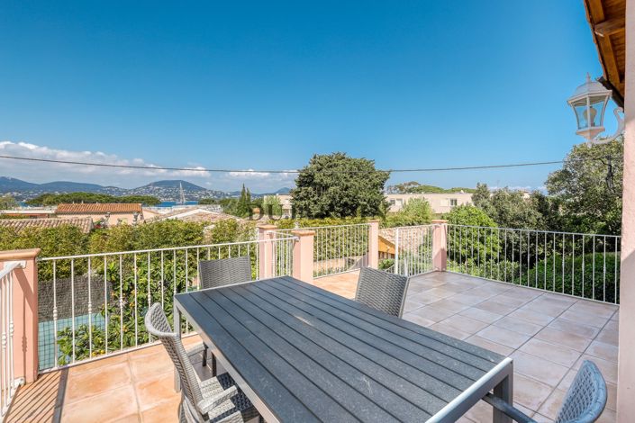 Image No.6-4 Bed House for sale