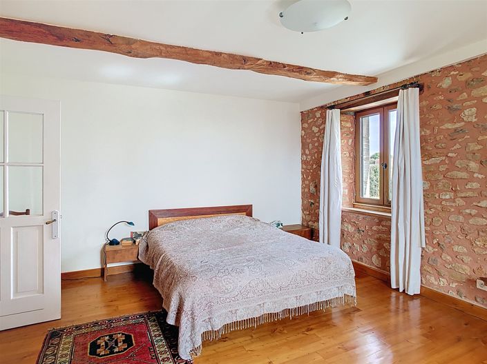 Image No.10-10 Bed House for sale