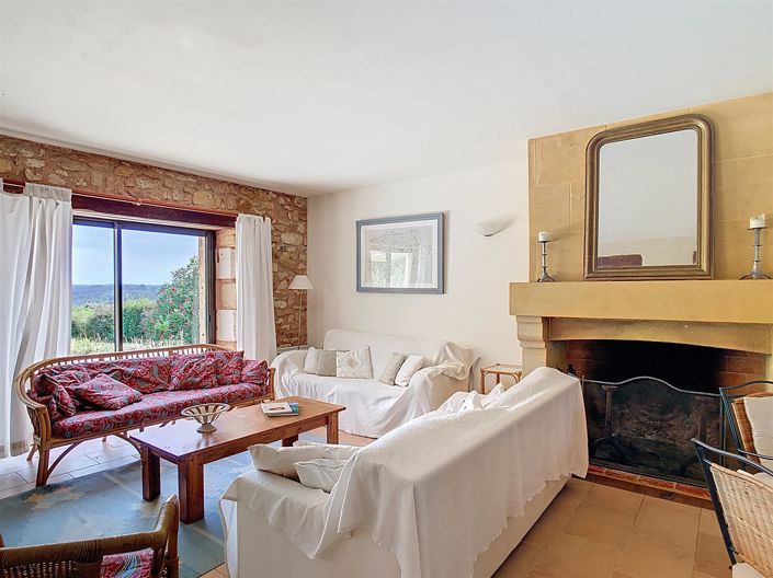 Image No.17-10 Bed House for sale