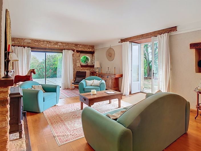Image No.7-10 Bed House for sale