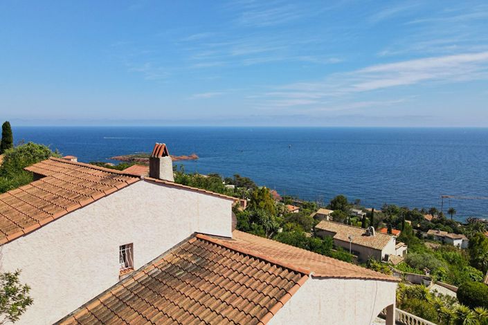 Image No.16-3 Bed Property for sale