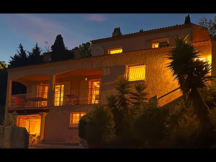 Image No.18-3 Bed House for sale