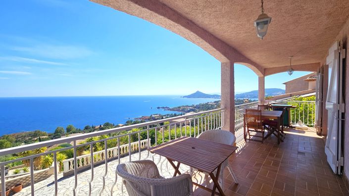 Image No.3-3 Bed Property for sale