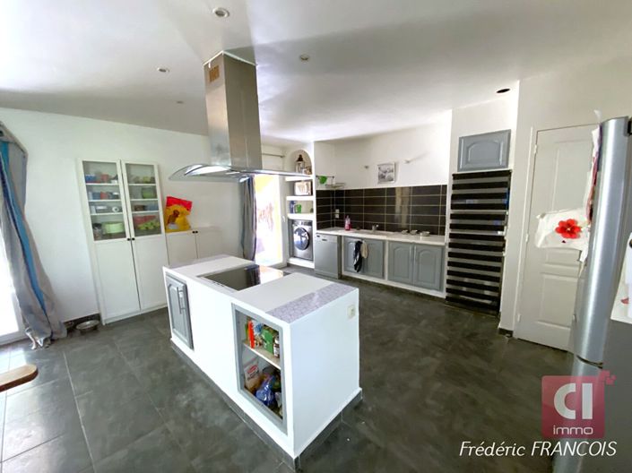 Image No.3-3 Bed House for sale