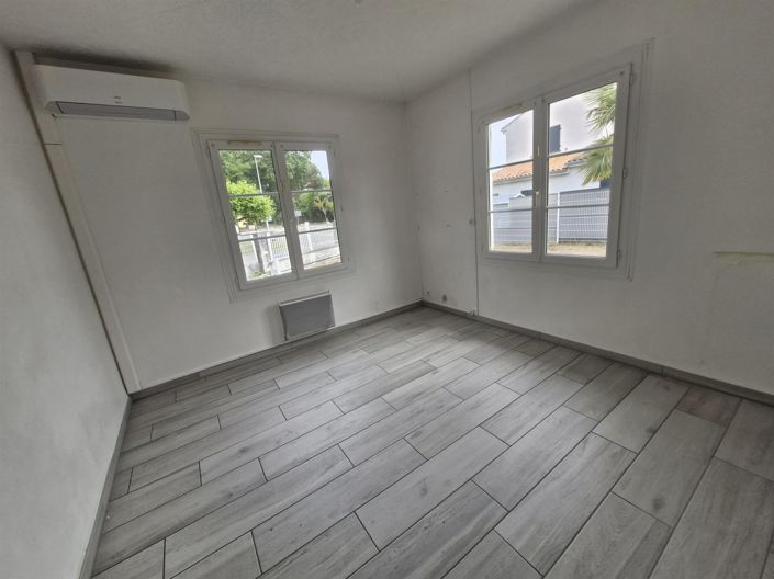 Image No.11-2 Bed House for sale