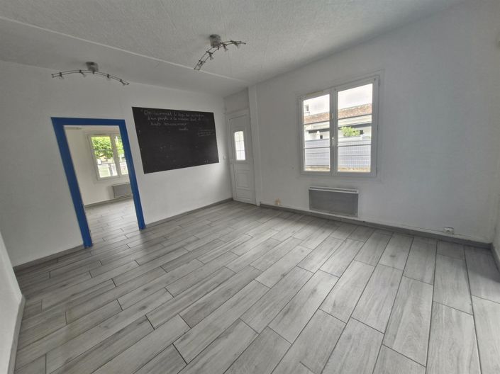 Image No.5-2 Bed House for sale