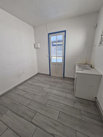 Image No.6-2 Bed House for sale