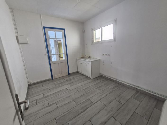 Image No.8-2 Bed House for sale