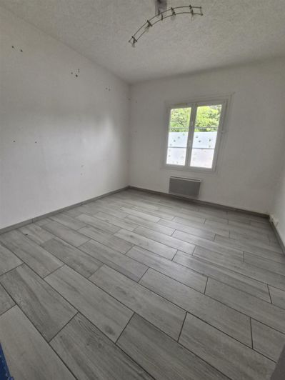 Image No.9-2 Bed House for sale