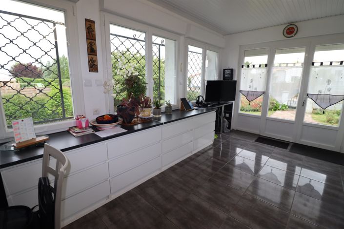 Image No.8-3 Bed House for sale