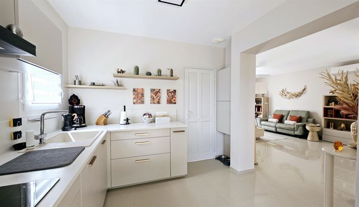 Image No.12-3 Bed House for sale