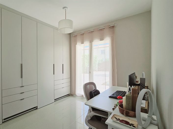 Image No.16-3 Bed House for sale