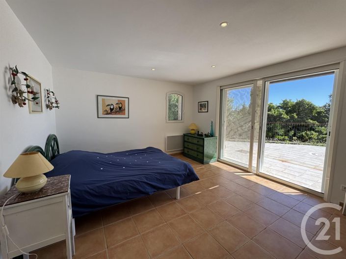 Image No.11-3 Bed House for sale