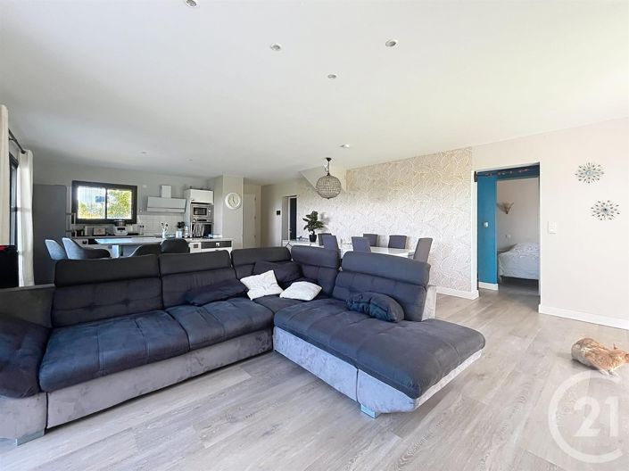 Image No.6-4 Bed House for sale