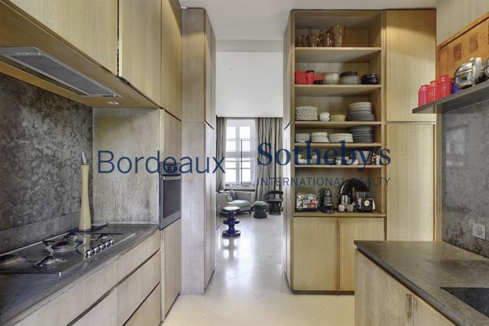 Image No.7-5 Bed House for sale