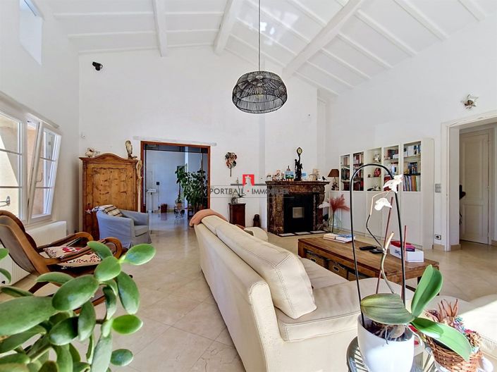 Image No.6-4 Bed House for sale