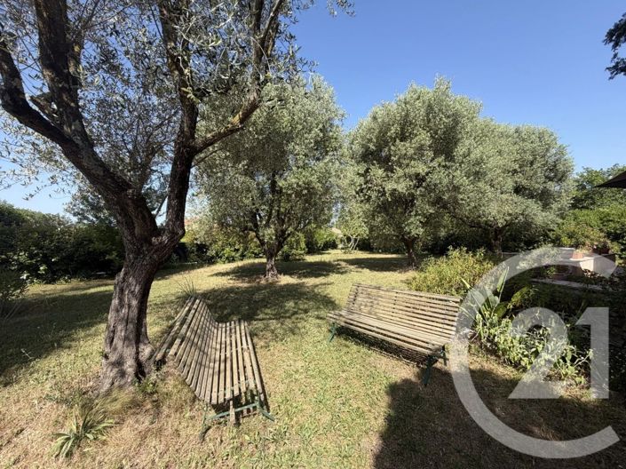 Image No.17-5 Bed House for sale