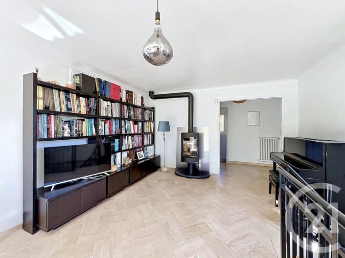 Image No.14-5 Bed House for sale