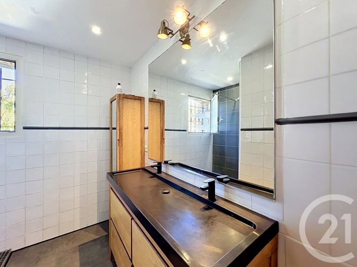 Image No.18-5 Bed House for sale