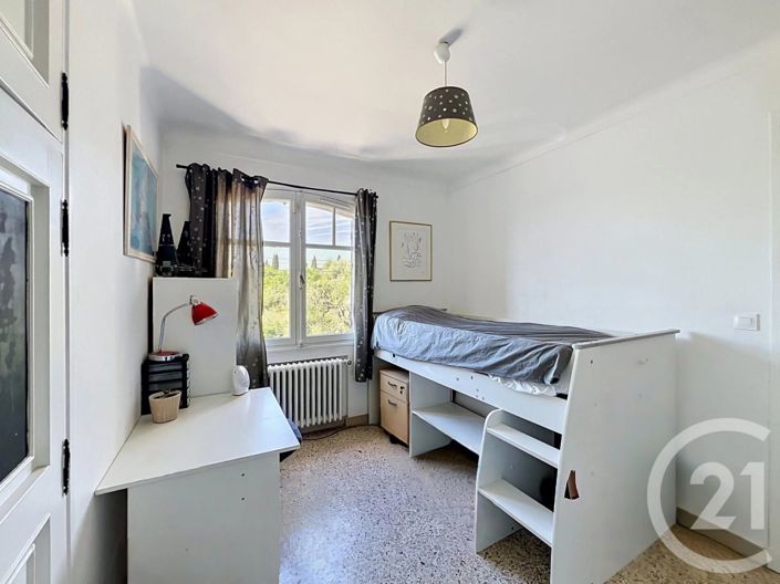 Image No.19-5 Bed House for sale