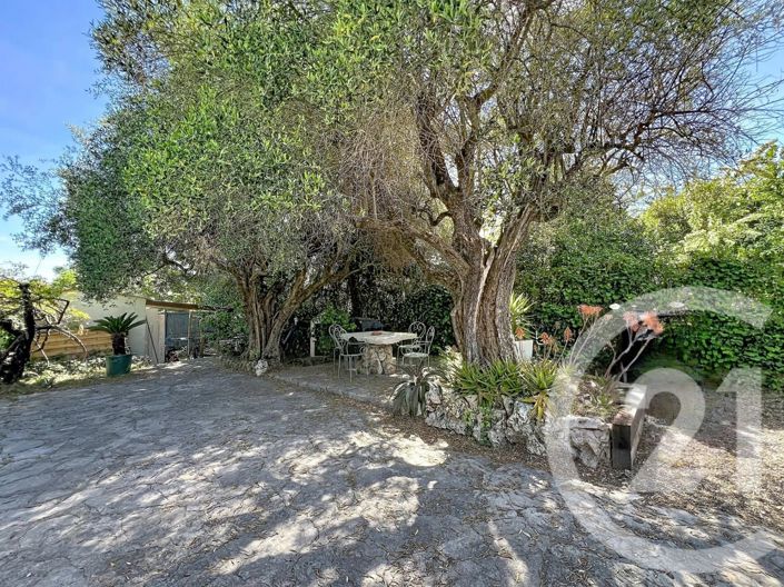 Image No.23-5 Bed House for sale