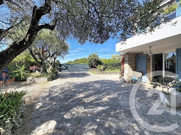 Image No.26-5 Bed House for sale