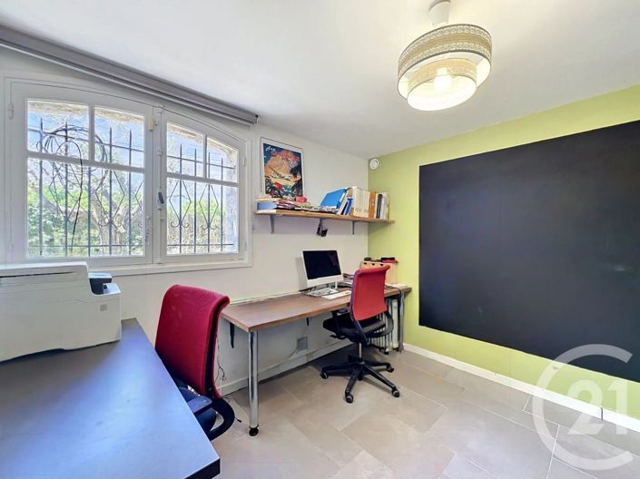 Image No.9-5 Bed House for sale