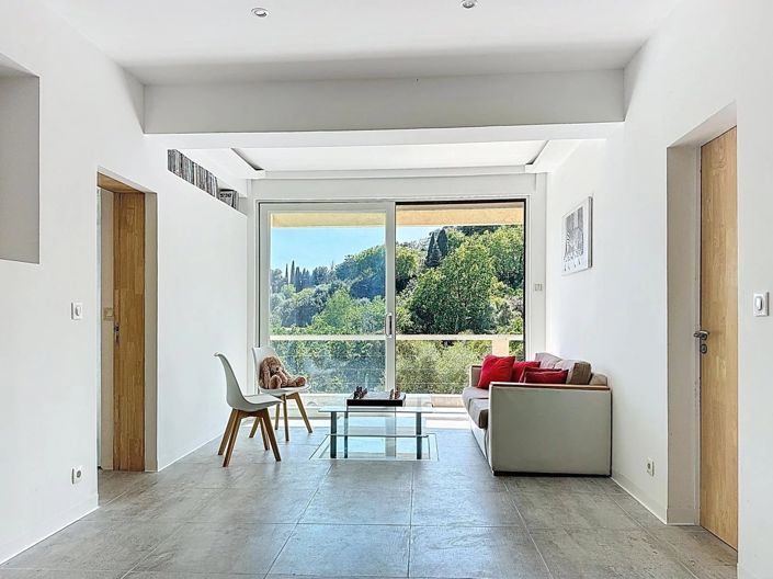 Image No.10-5 Bed House for sale