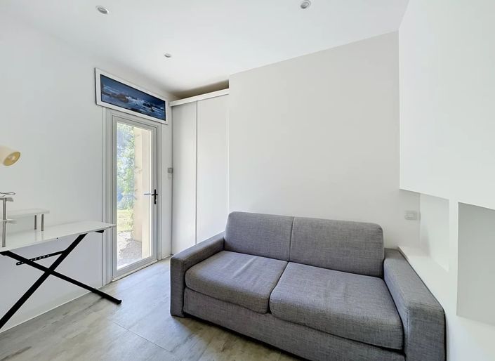 Image No.12-5 Bed House for sale