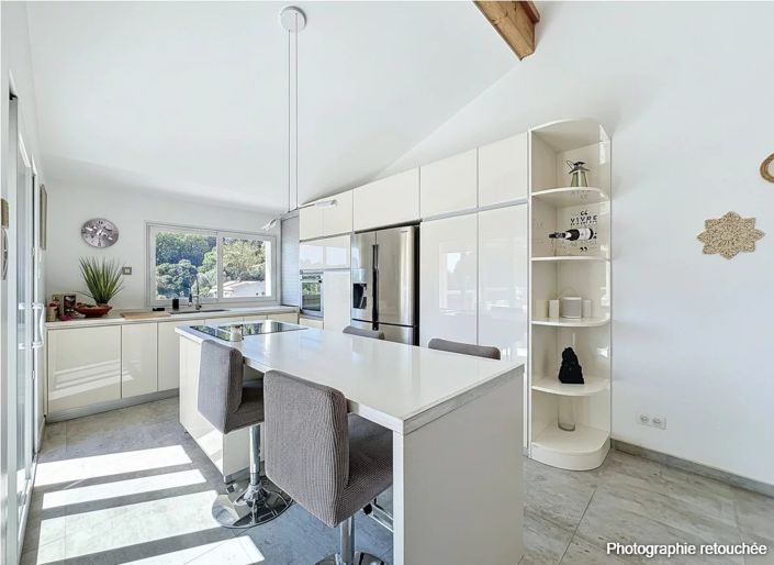 Image No.7-5 Bed House for sale