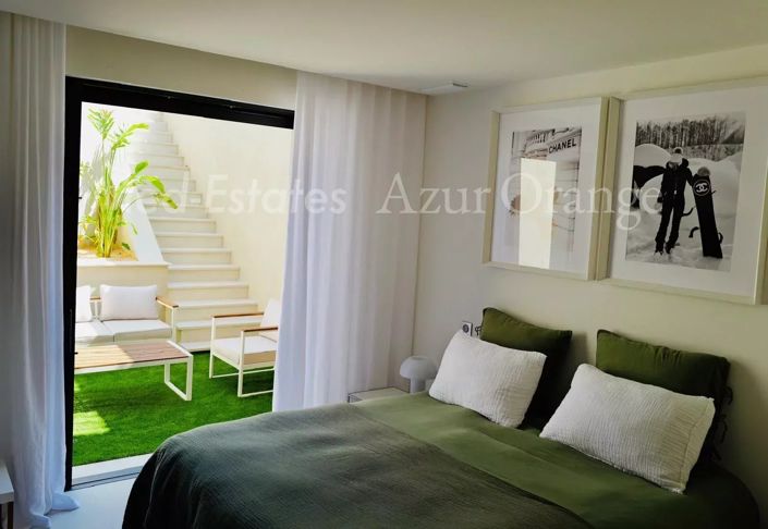 Image No.11-3 Bed House for sale