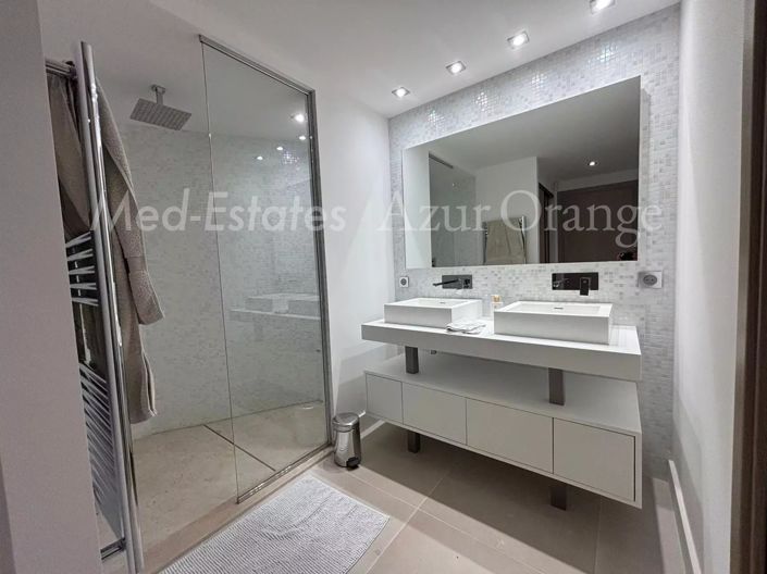 Image No.16-3 Bed House for sale