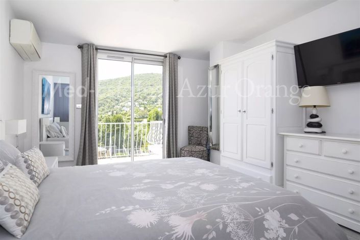 Image No.17-3 Bed House for sale
